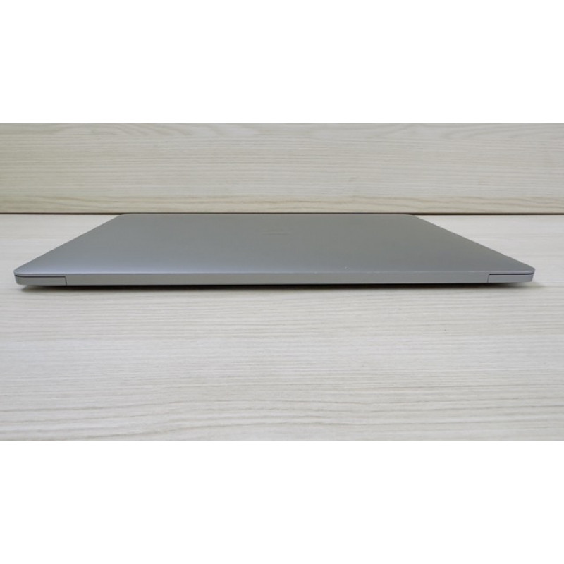 MacBook Pro 15 2018 Space  I7 2.6ghz 16/512